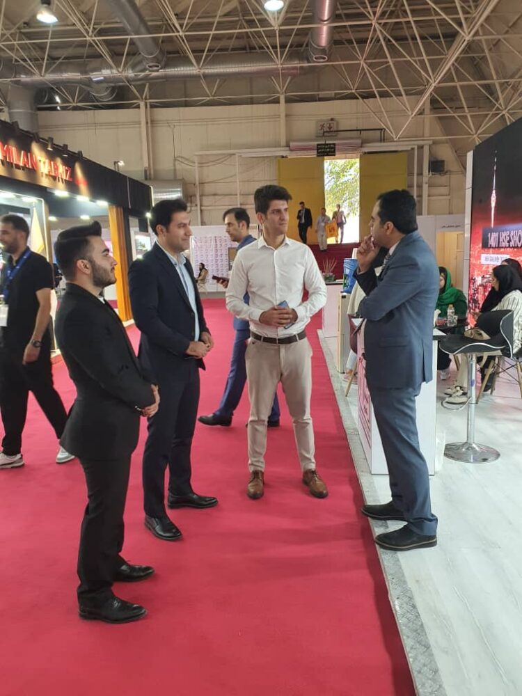 حضور ایمن گنجینه تصویر نمایشگاه 1402